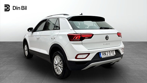 Volkswagen T-Roc 3 of 12