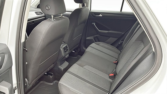 Volkswagen T-Roc 11 of 12