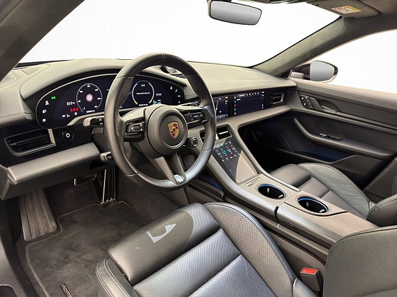 Porsche Taycan GTS 13 of 30