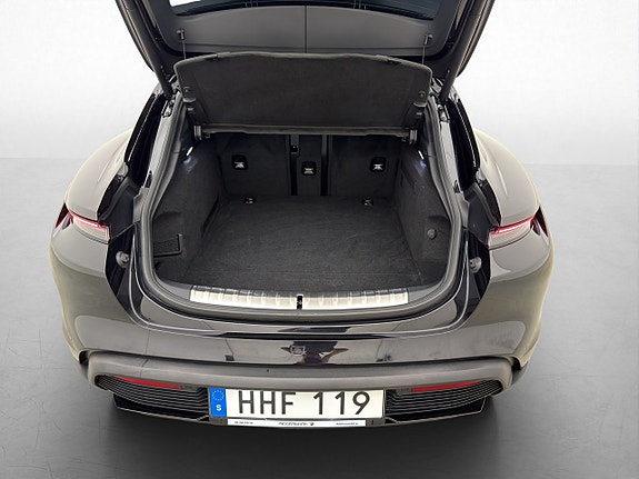 Porsche Taycan GTS 9 of 30