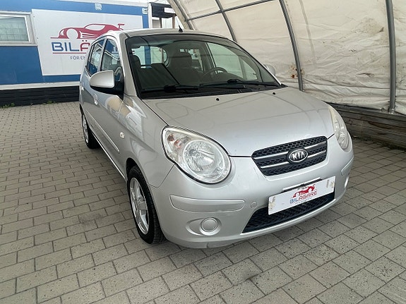 Kia Picanto 5 of 17
