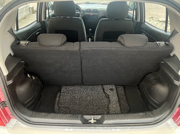 Kia Picanto 9 of 17