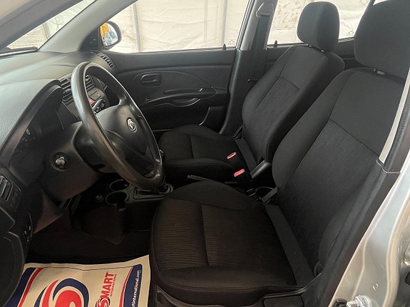 Kia Picanto 6 of 17