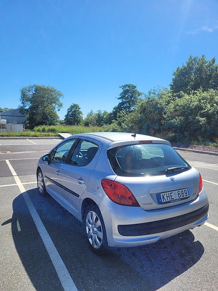 Peugeot 207 2 of 4
