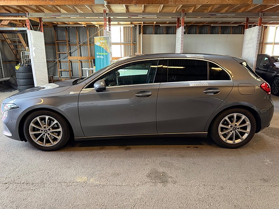 Mercedes-Benz A200 2 of 5