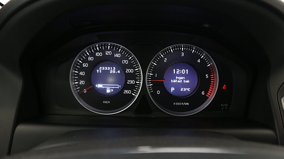 Volvo XC60 15 of 21