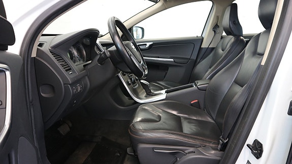 Volvo XC60 12 of 21
