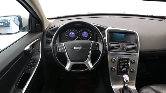 Volvo XC60 14 of 21