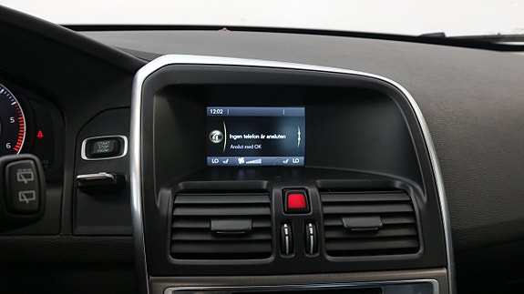 Volvo XC60 16 of 21