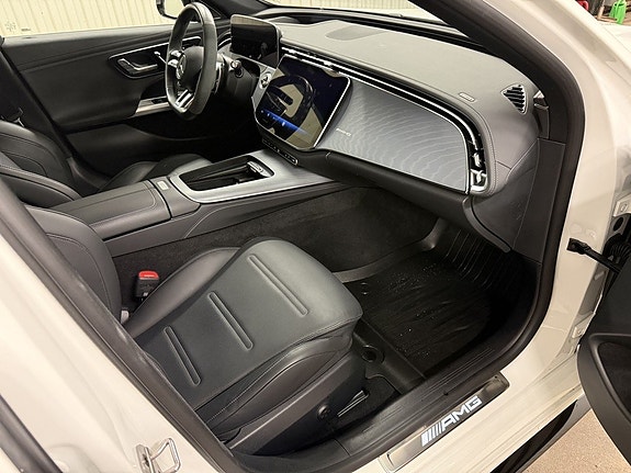 Mercedes-Benz E53 12 of 25