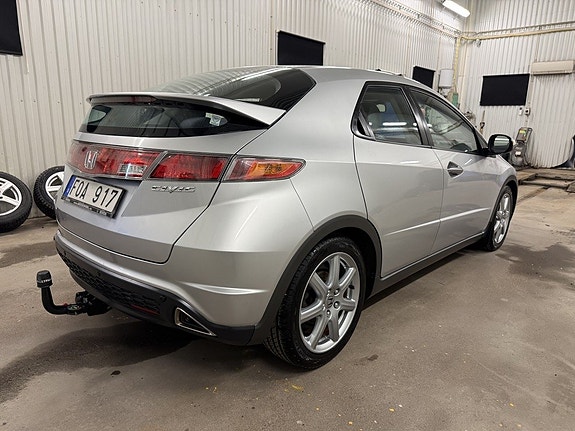 Honda Civic 4 of 5