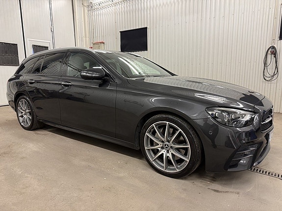 Mercedes-Benz E220 5 of 5