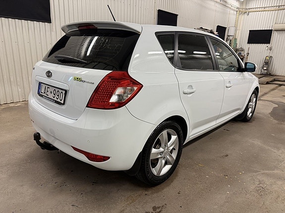 Kia Ceed 4 of 19