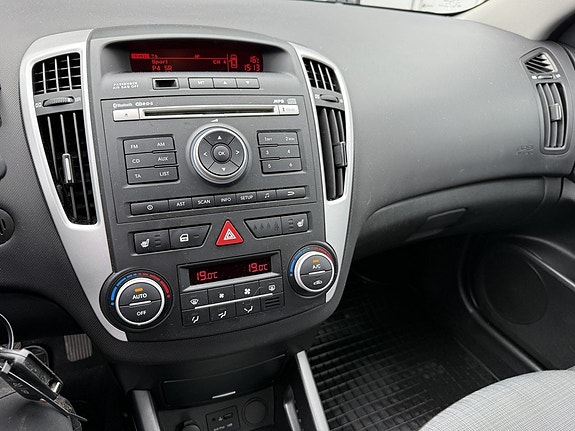 Kia Ceed 16 of 19