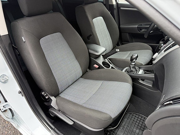 Kia Ceed 10 of 19