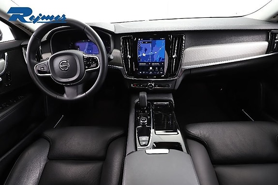 Volvo V90 2 of 30