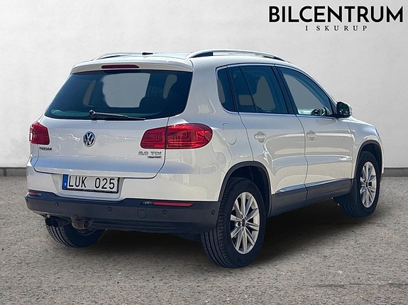 Volkswagen Tiguan 2 of 5