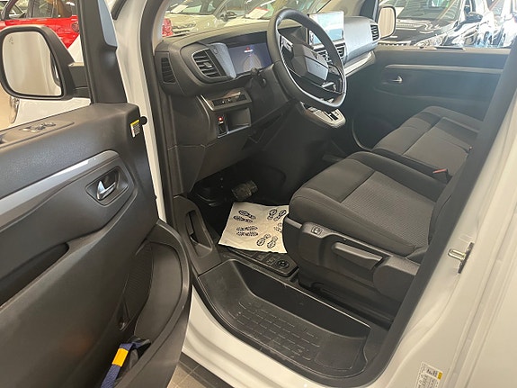 Peugeot e-Expert 6 of 13