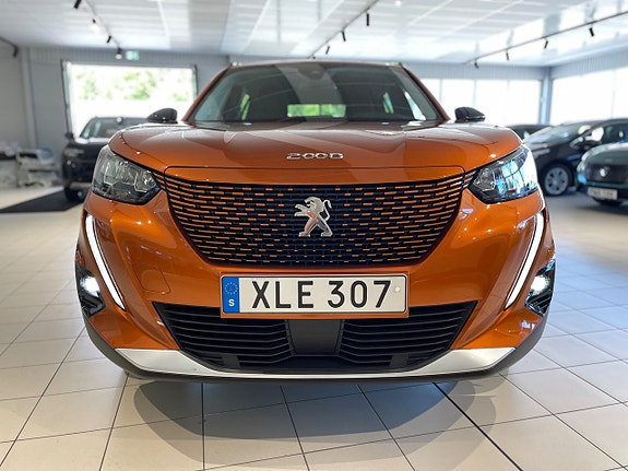 Peugeot e-2008 2 of 5