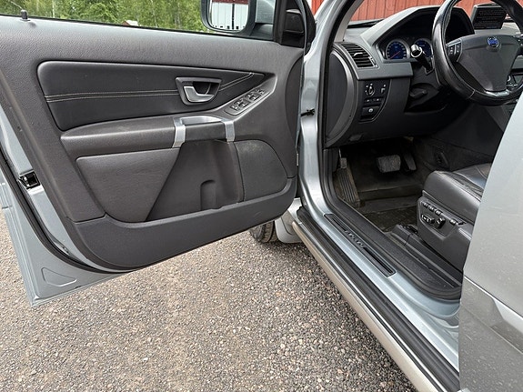 Volvo XC90 14 of 21