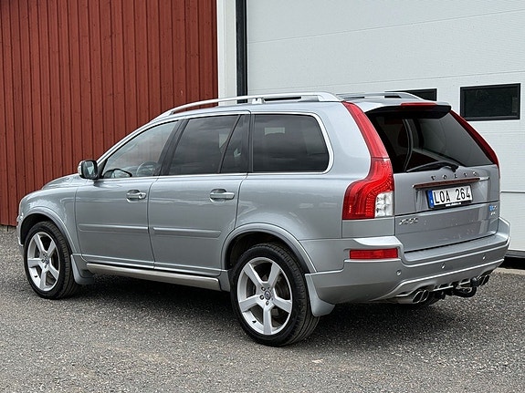 Volvo XC90 3 of 21