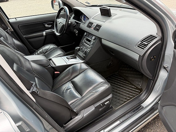 Volvo XC90 12 of 21