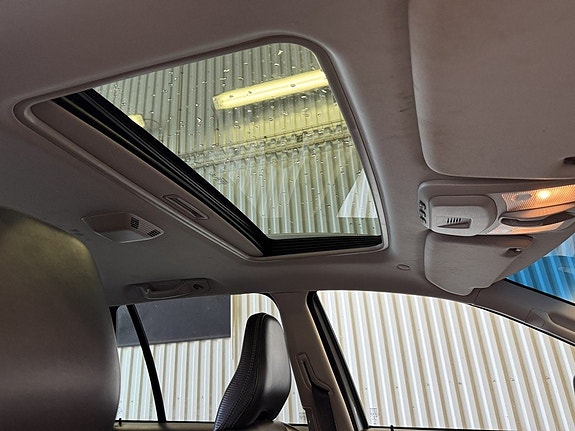 Volvo XC90 15 of 21