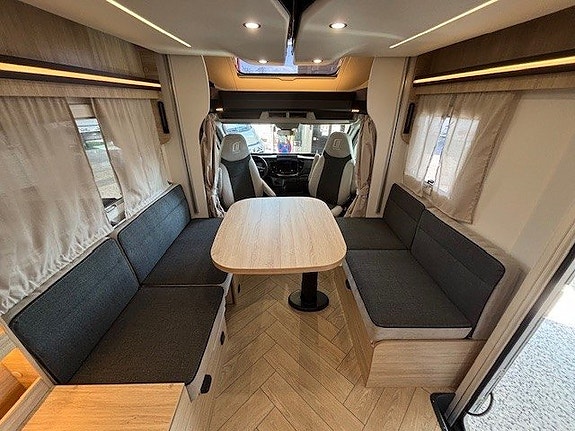 CHALLENGER 270 Graphite Edition M26 - Ford Transit 2.0L 165 HK Automat 7 of 16