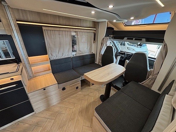 CHALLENGER 270 Graphite Edition M26 - Ford Transit 2.0L 165 HK Automat 5 of 16