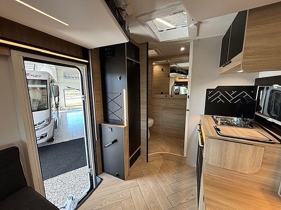 CHALLENGER 270 Graphite Edition M26 - Ford Transit 2.0L 165 HK Automat 10 of 16