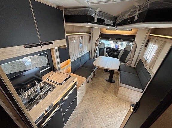 CHALLENGER 270 Graphite Edition M26 - Ford Transit 2.0L 165 HK Automat 14 of 16
