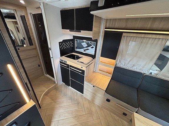CHALLENGER 270 Graphite Edition M26 - Ford Transit 2.0L 165 HK Automat 6 of 16