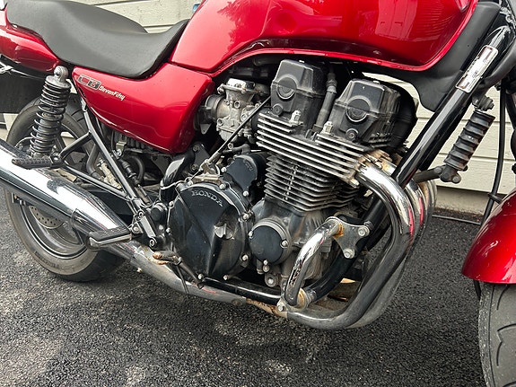 Honda CB750F2 (RC42) 5 of 5