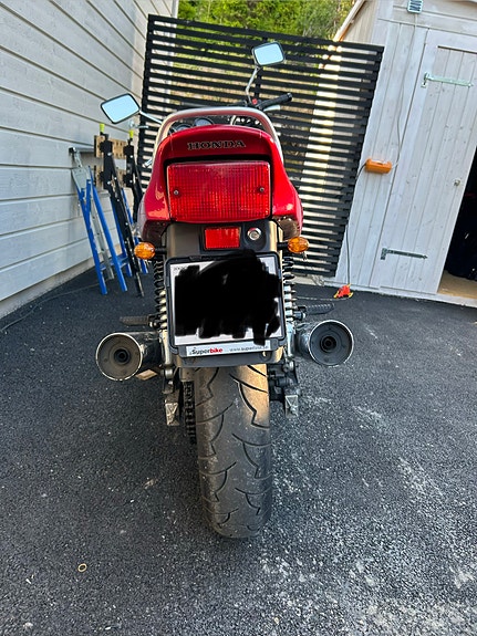 Honda CB750F2 (RC42) 3 of 5
