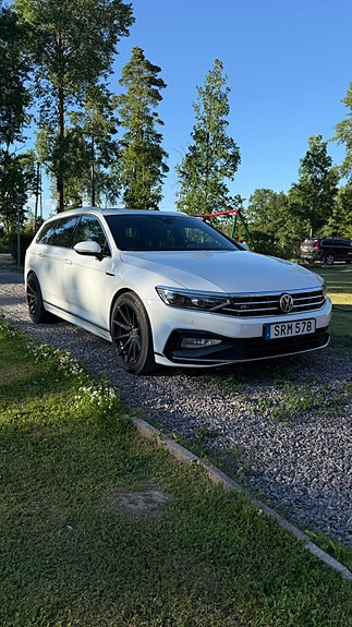 Volkswagen Passat 2 of 5
