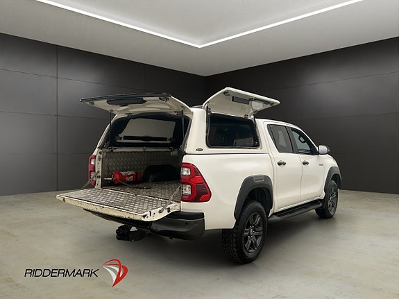 Toyota HiLux 9 of 30