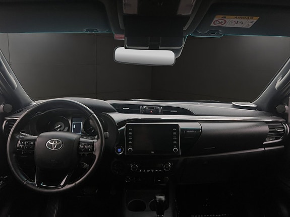 Toyota HiLux 19 of 30