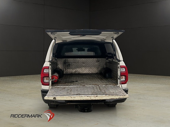 Toyota HiLux 10 of 30