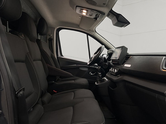Renault Trafic 14 of 30