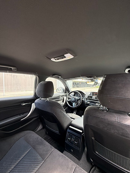 BMW 118i 4 of 5