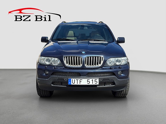 BMW X5 2 of 5