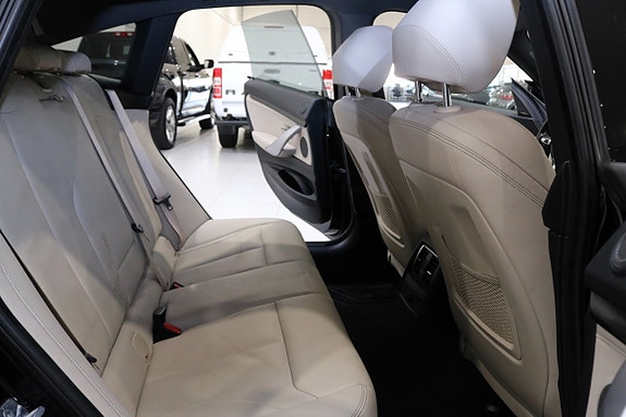 BMW 340i 17 of 30