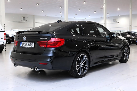 BMW 340i 3 of 5