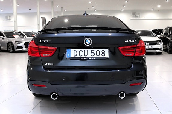 BMW 340i 4 of 5