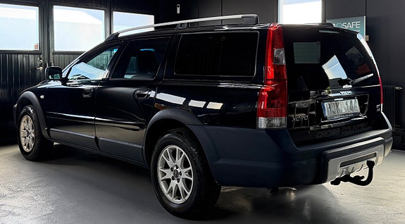 Volvo XC70 3 of 5