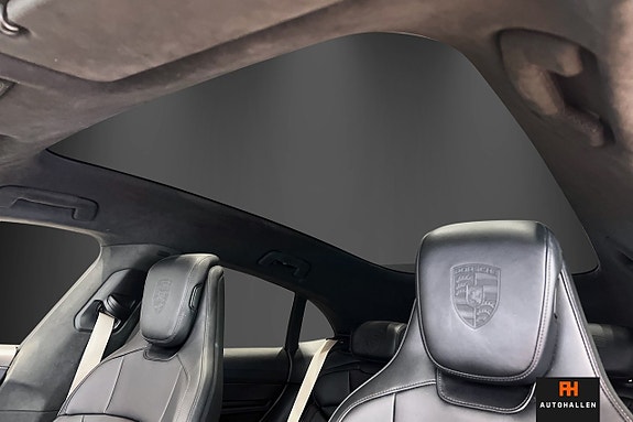 Porsche Taycan 22 of 27