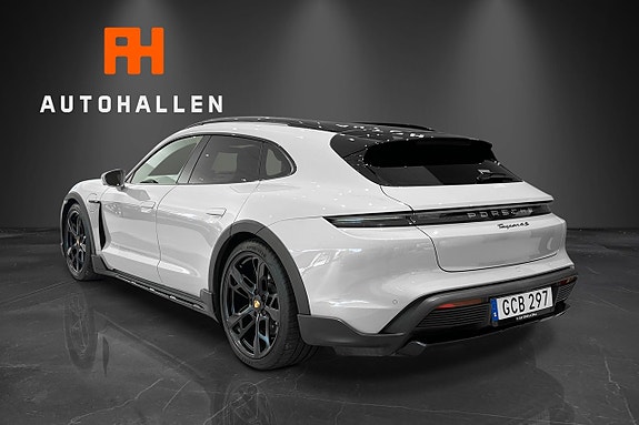 Porsche Taycan 6 of 27