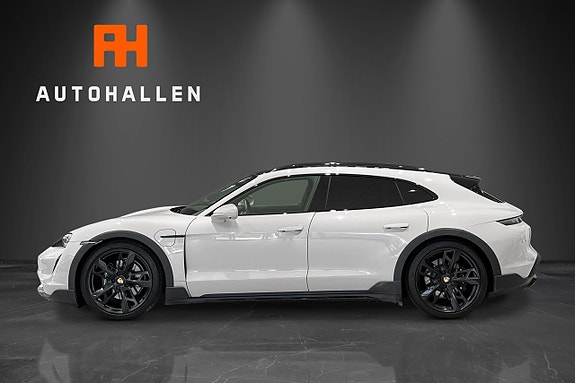 Porsche Taycan 4 of 5