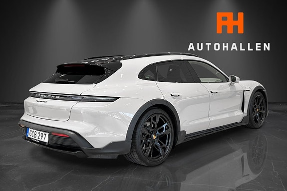 Porsche Taycan 8 of 27