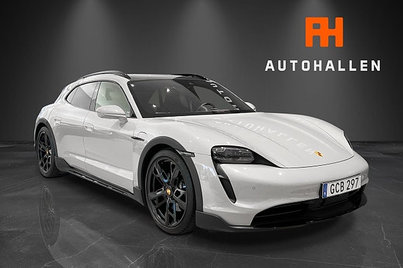 Porsche Taycan 3 of 5